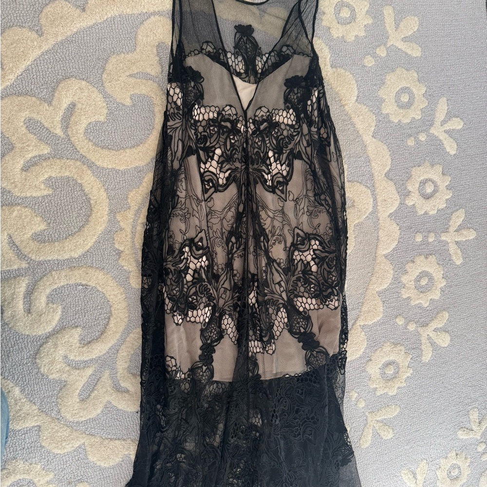 BCBG Elegant Black Lace gown. Fits size 6-8. Runway collection. New with tags